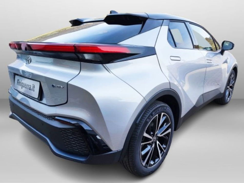 Toyota Toyota C-HR nuova a Lecco (6)