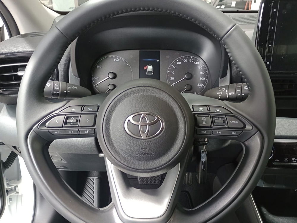 Toyota Yaris nuova a Lecco (6)