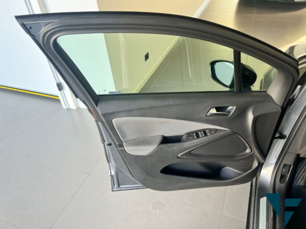 Opel Crossland X usata a Udine (18)