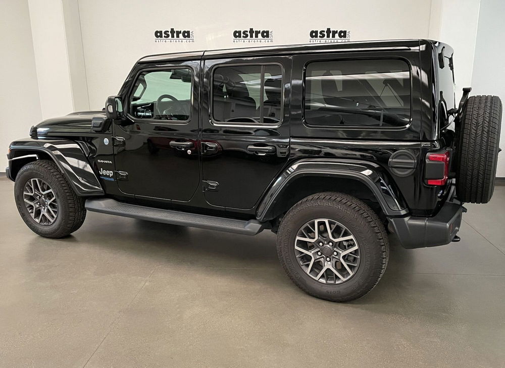 Jeep Wrangler Unlimited usata a Novara (6)