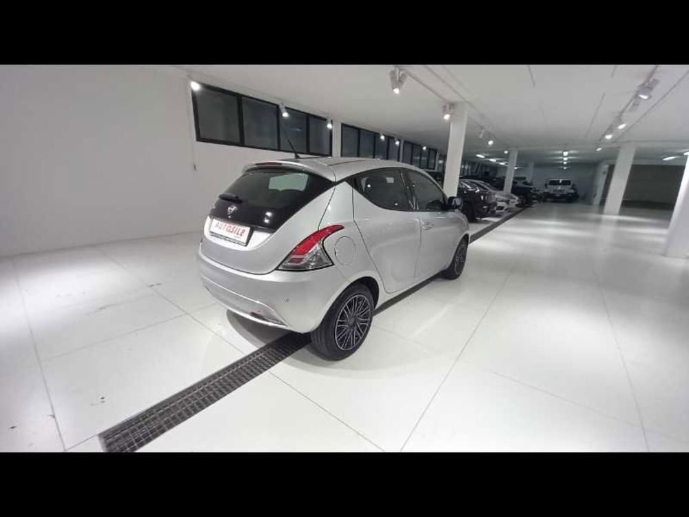 Lancia Ypsilon usata a Treviso (6)