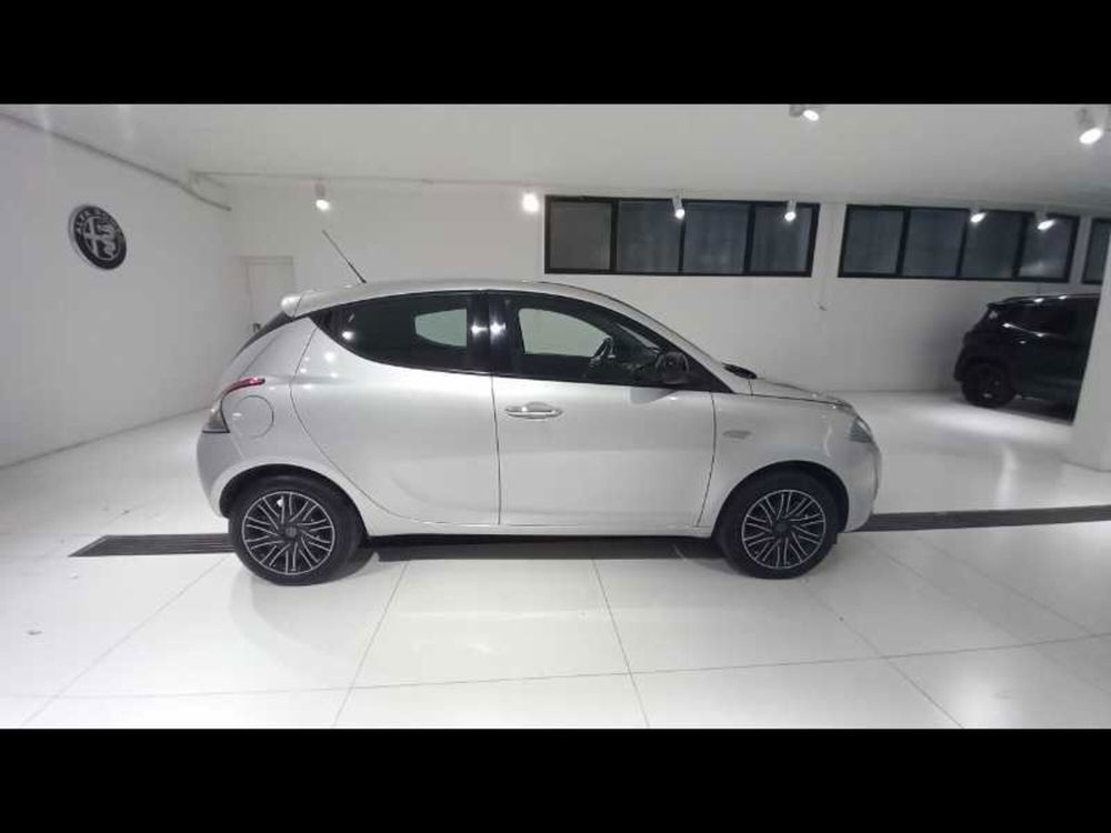 Lancia Ypsilon usata a Treviso (7)