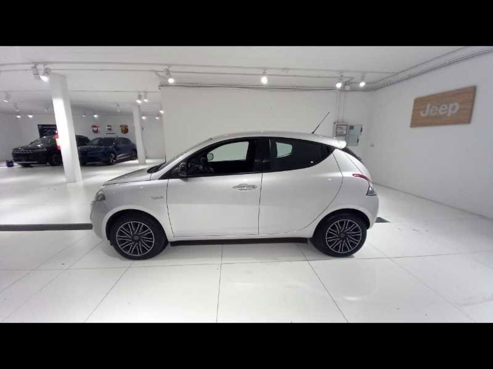 Lancia Ypsilon usata a Treviso (8)