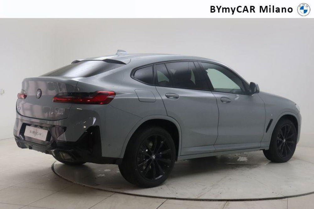 BMW X4 nuova a Milano (8)