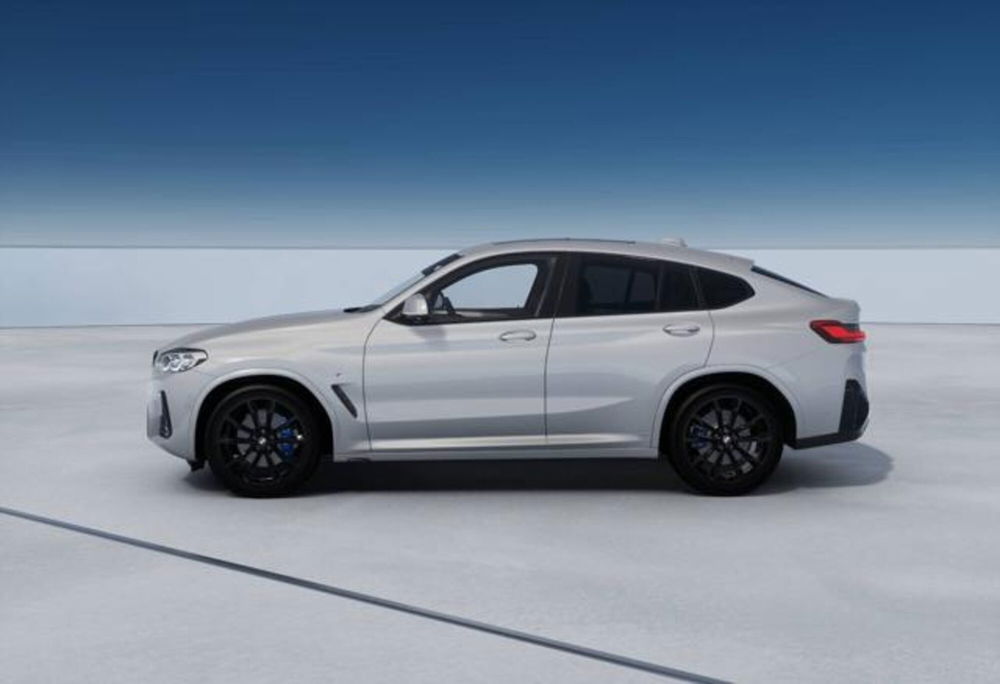 BMW X4 nuova a Modena (4)