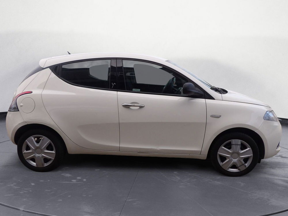 Lancia Ypsilon usata a Catania (4)