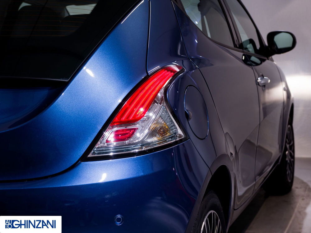 Lancia Ypsilon usata a Bergamo (18)