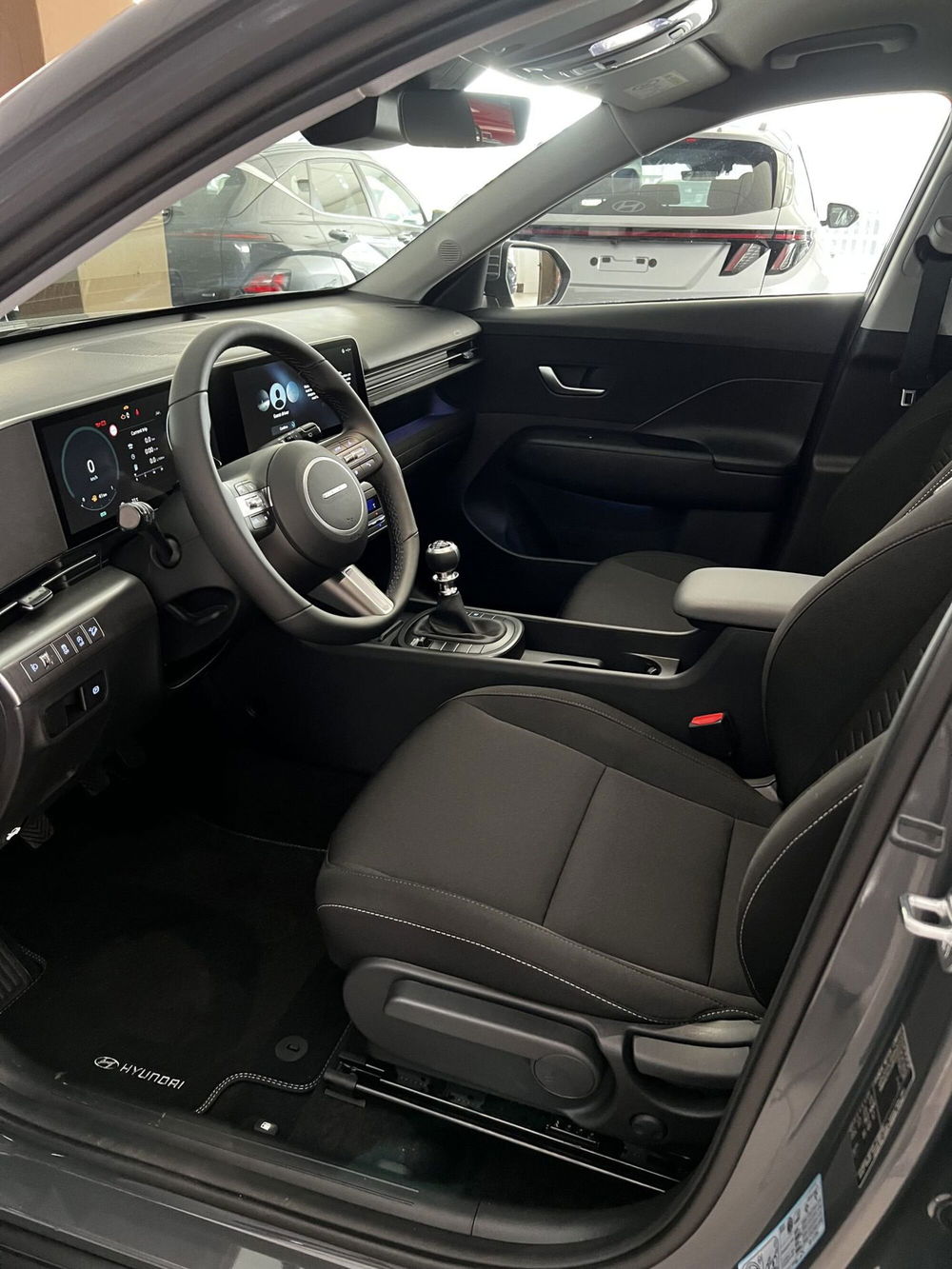 Hyundai Kona nuova a Vercelli (8)