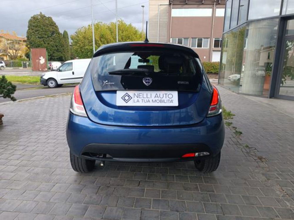 Lancia Ypsilon usata a Pisa (11)