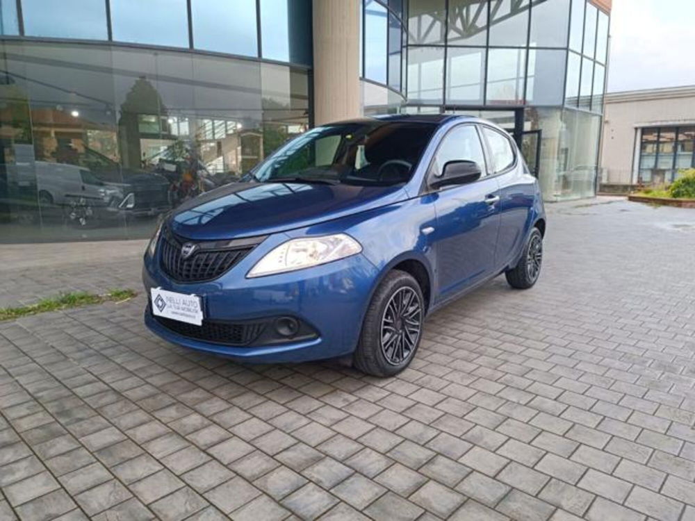 Lancia Ypsilon usata a Pisa (12)