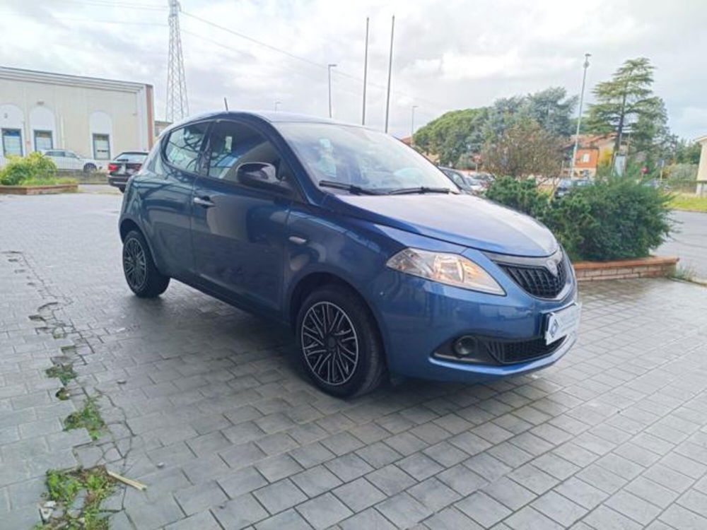 Lancia Ypsilon usata a Pisa (3)