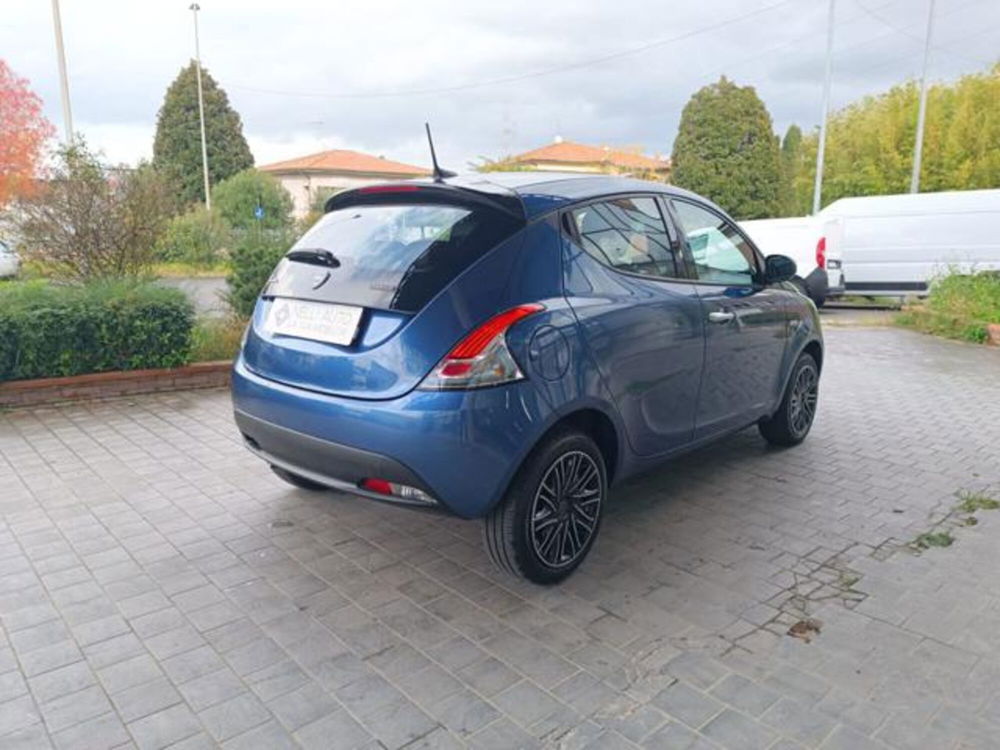 Lancia Ypsilon usata a Pisa (5)