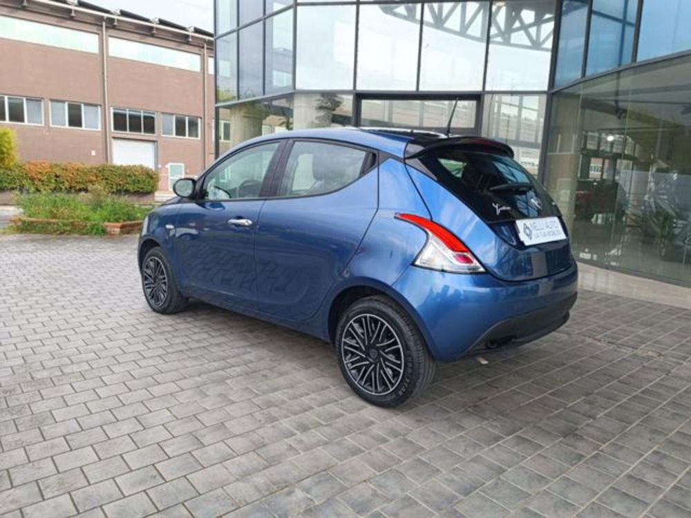 Lancia Ypsilon usata a Pisa (8)