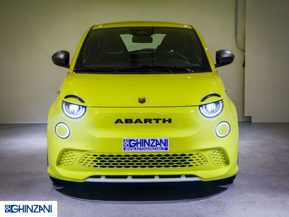 Abarth 500e Cabrio nuova a Bergamo (3)