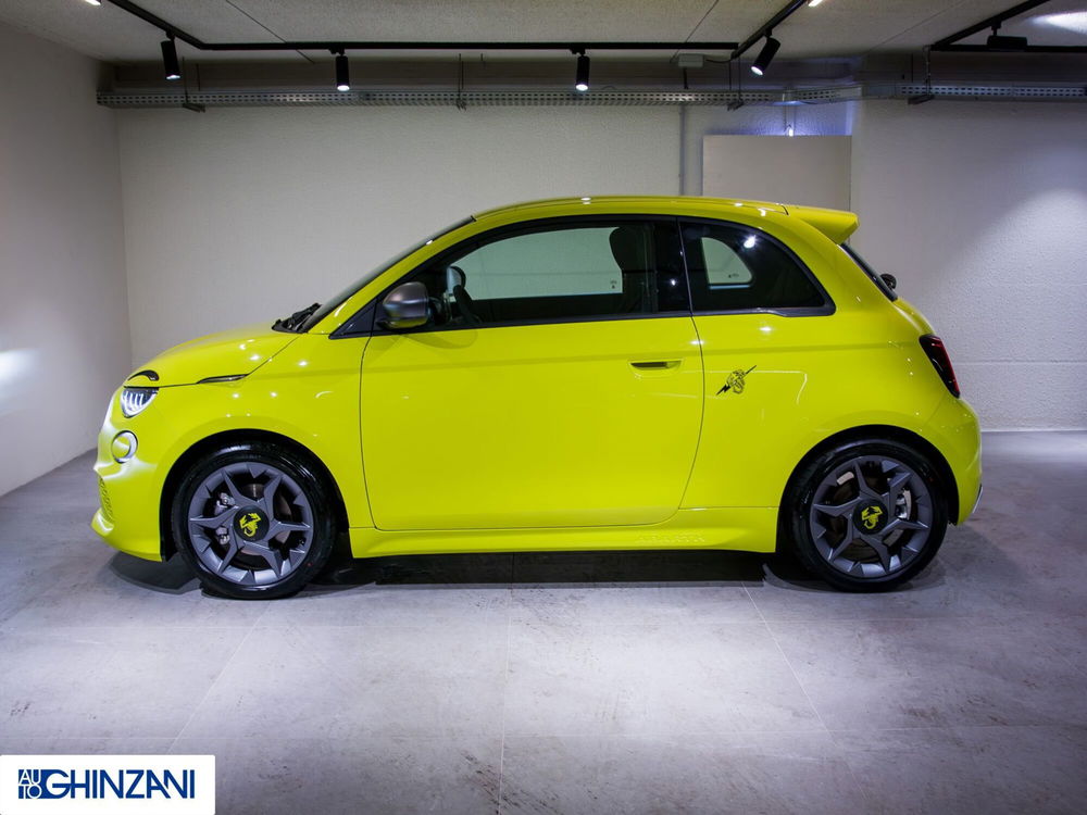 Abarth 500e Cabrio nuova a Bergamo (4)