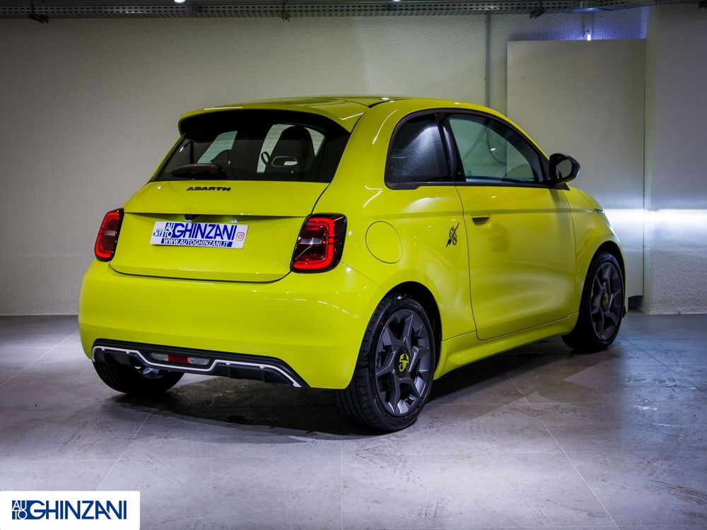 Abarth 500e Cabrio nuova a Bergamo (6)