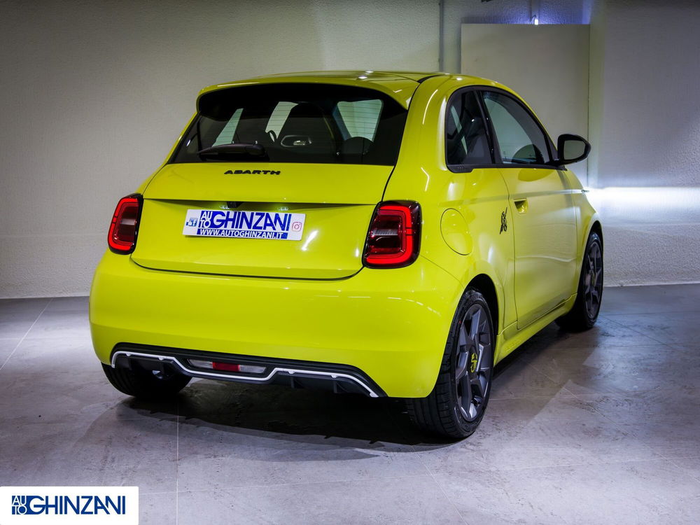 Abarth 500e Cabrio nuova a Bergamo (7)