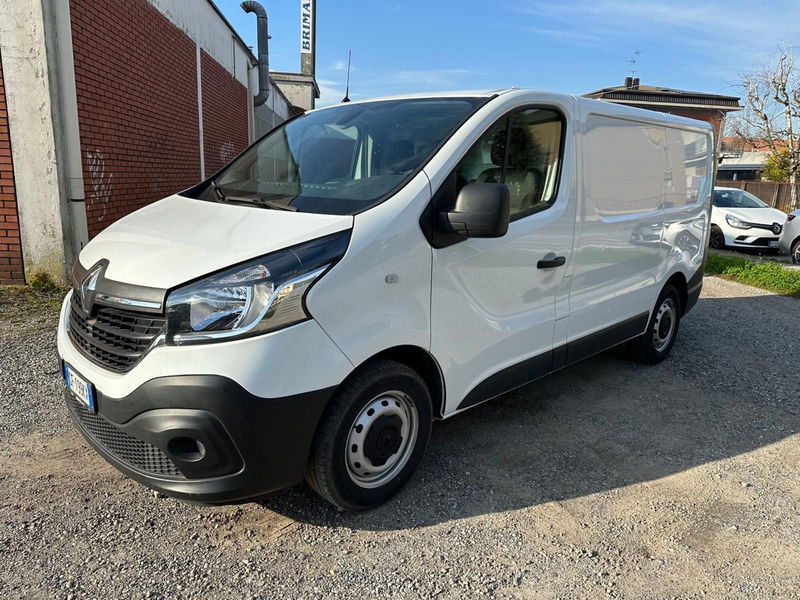 Renault Trafic Furgone T27 2.0 dCi 120CV PC-TN Furgone Ice Plus  del 2021 usata a Lissone