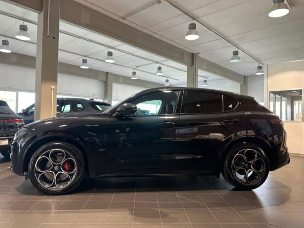 Alfa Romeo Stelvio nuova a Bologna (5)