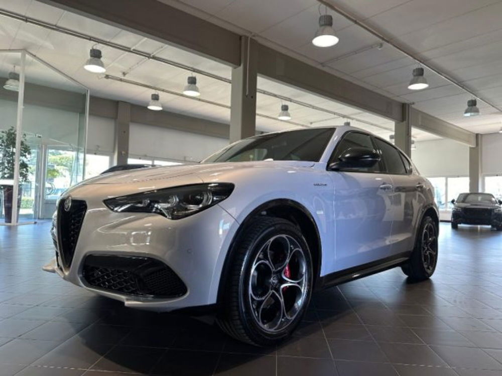 Alfa Romeo Stelvio nuova a Bologna (3)