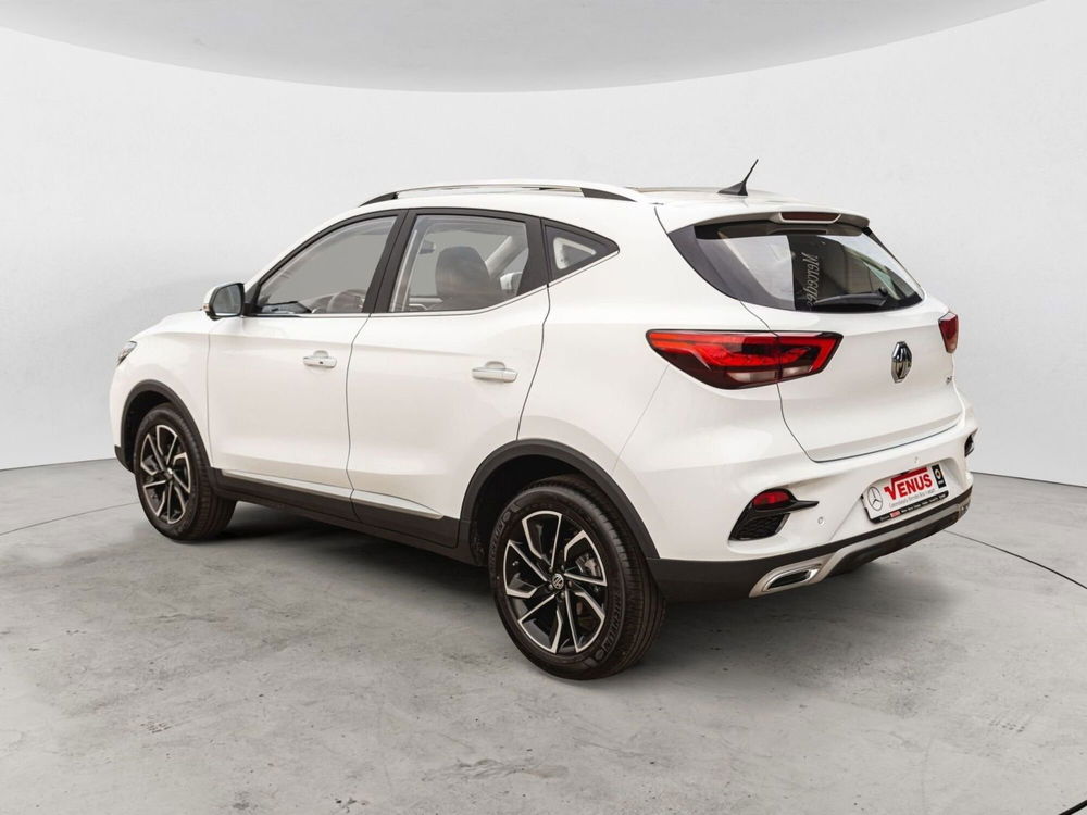 Mg ZS (2021-->) nuova a Milano (3)