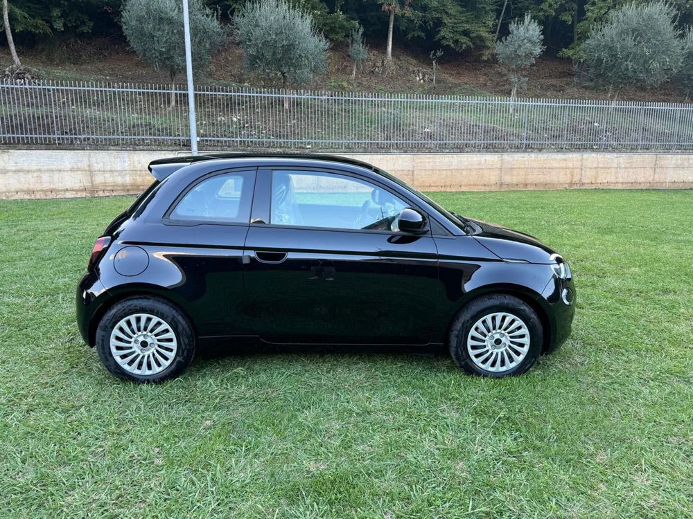 Fiat 500e nuova a Salerno (10)