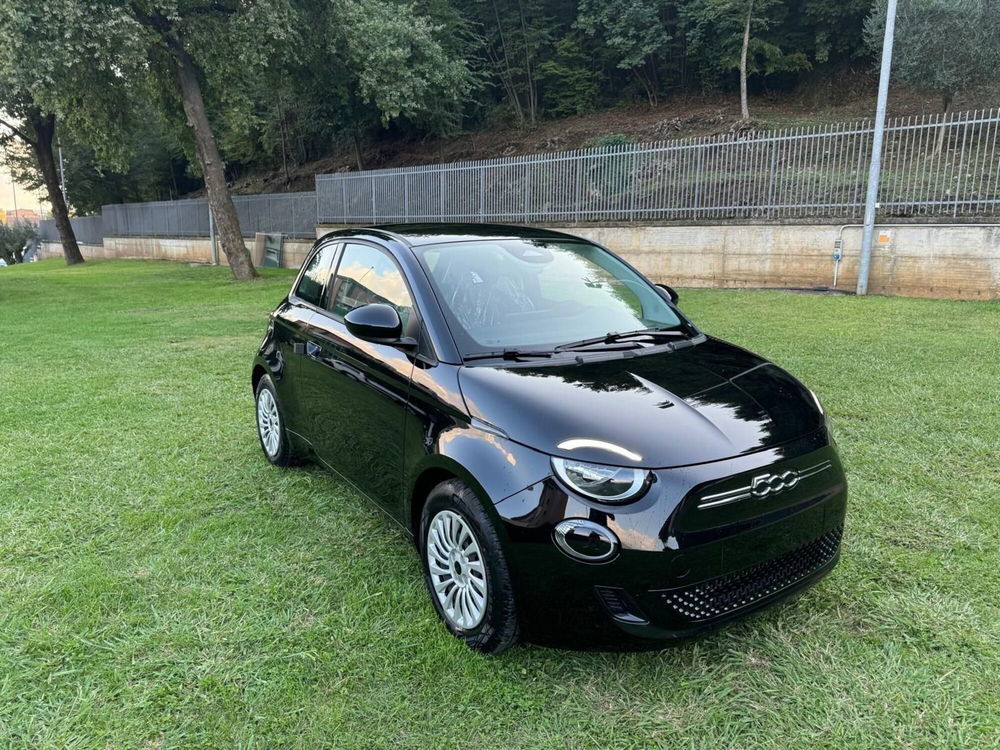 Fiat 500e nuova a Salerno (2)