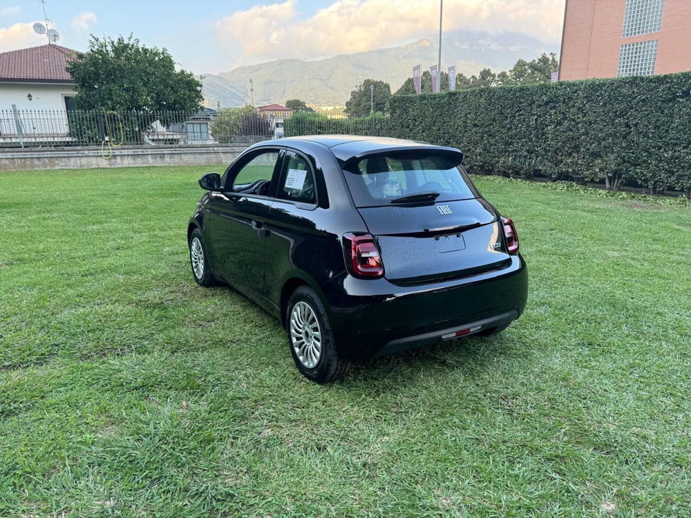 Fiat 500e nuova a Salerno (3)