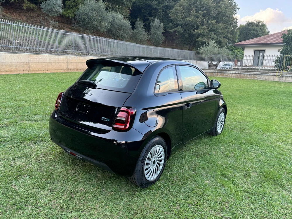 Fiat 500e nuova a Salerno (4)