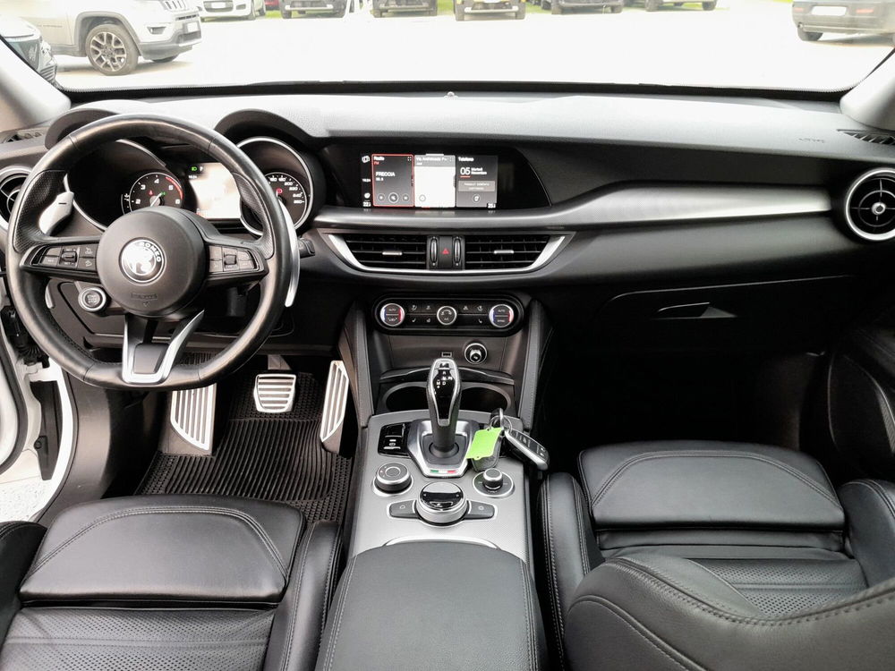 Alfa Romeo Stelvio usata a Ancona (11)