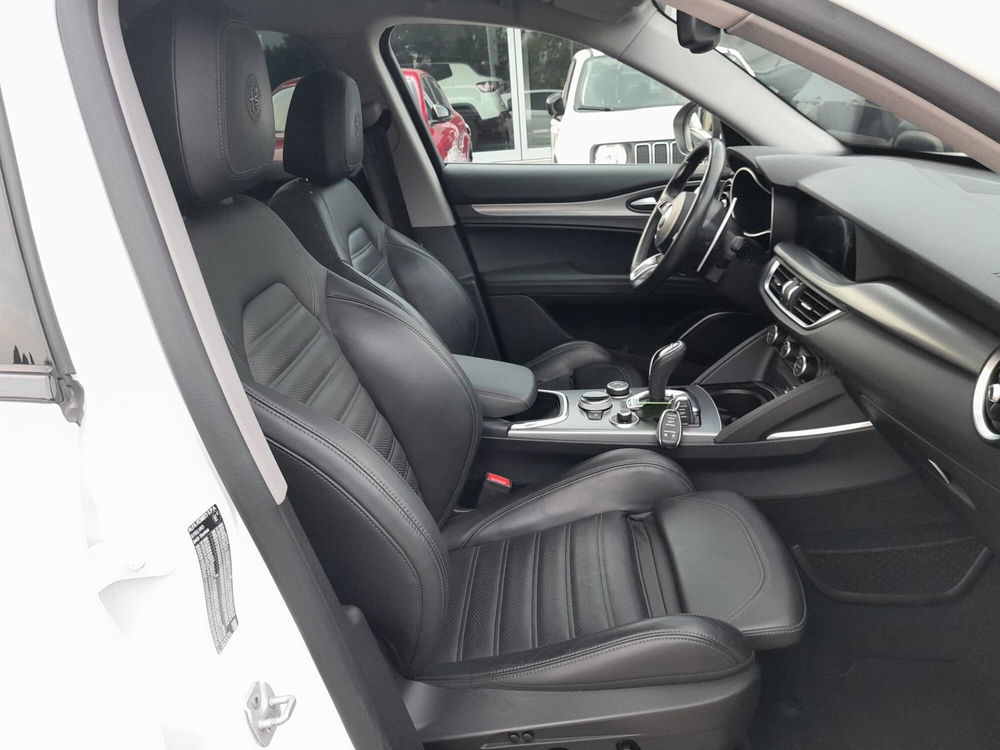 Alfa Romeo Stelvio usata a Ancona (14)