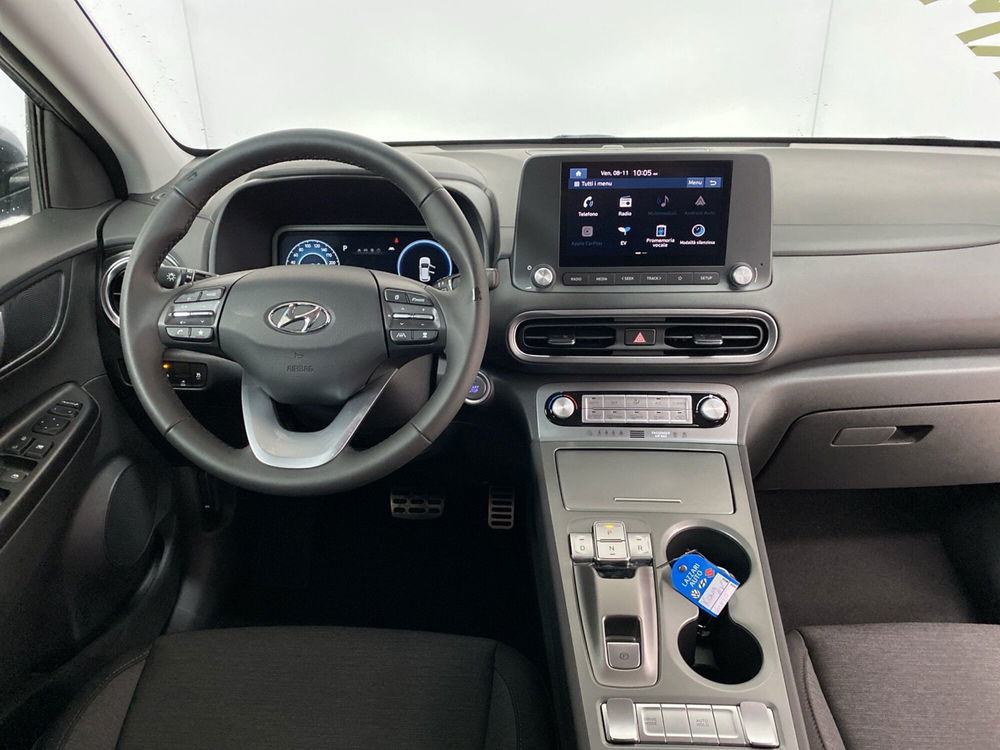 Hyundai Kona nuova a Lodi (8)