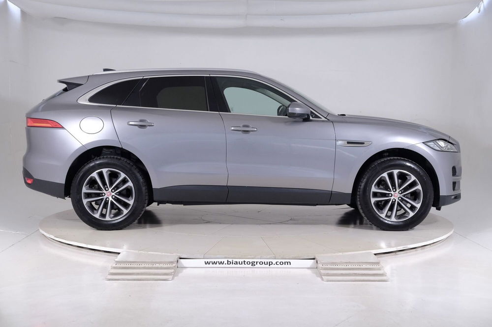 Jaguar F-Pace usata a Torino (6)