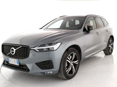 Volvo XC60 2.0 b4 Essential auto del 2021 usata a Roma