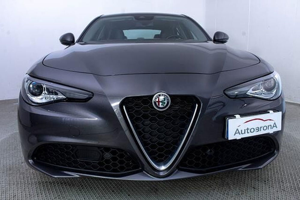 Alfa Romeo Giulia usata a Novara (2)