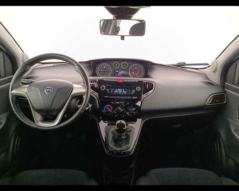 Lancia Ypsilon usata a Venezia (12)