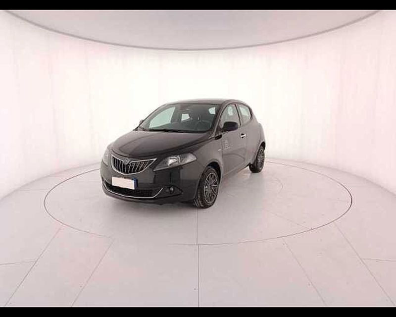 Lancia Ypsilon 1.0 FireFly 5 porte S&amp;S Hybrid Ecochic Gold  del 2023 usata a Portogruaro