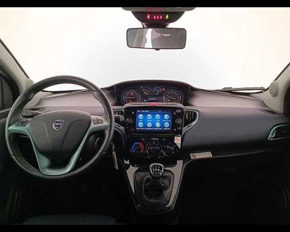 Lancia Ypsilon usata a Venezia (16)