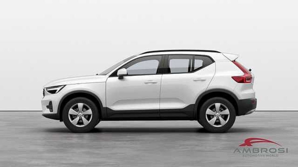 Volvo XC40 nuova a Viterbo (2)