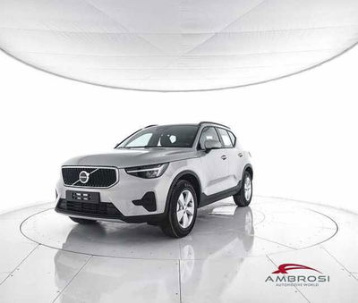 Volvo XC40 B3 automatico Essential  nuova a Viterbo