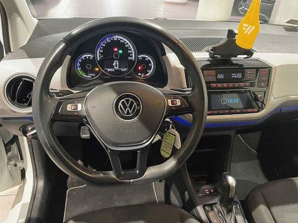 Volkswagen e-up! usata a Genova (11)