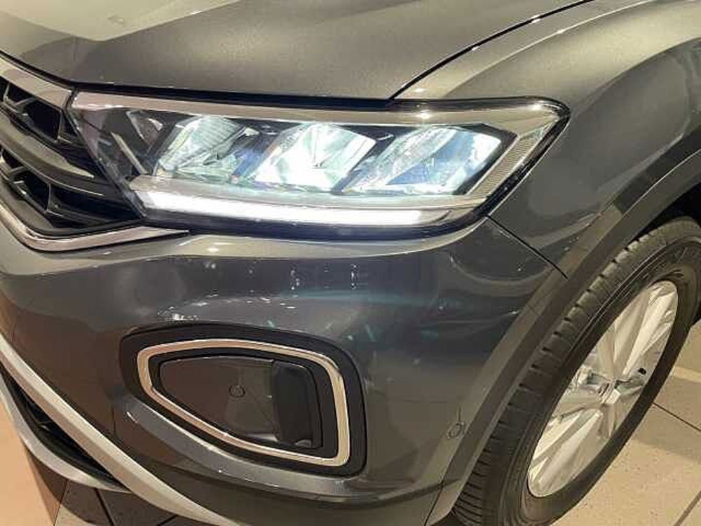 Volkswagen T-Roc nuova a Genova (15)