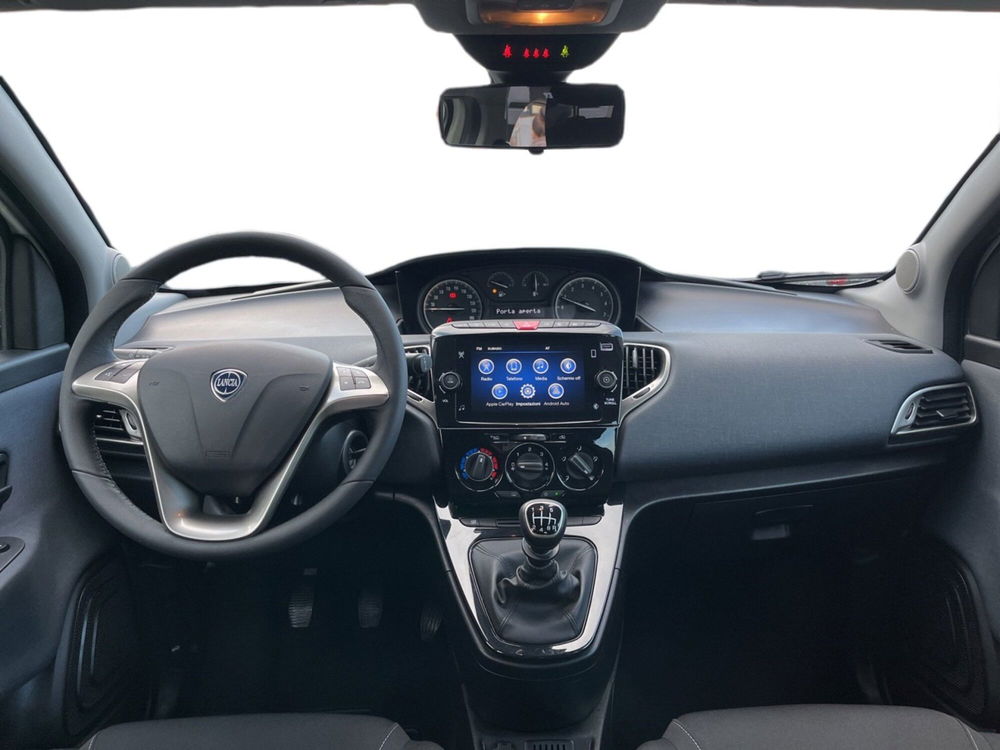 Lancia Ypsilon usata a Torino (10)