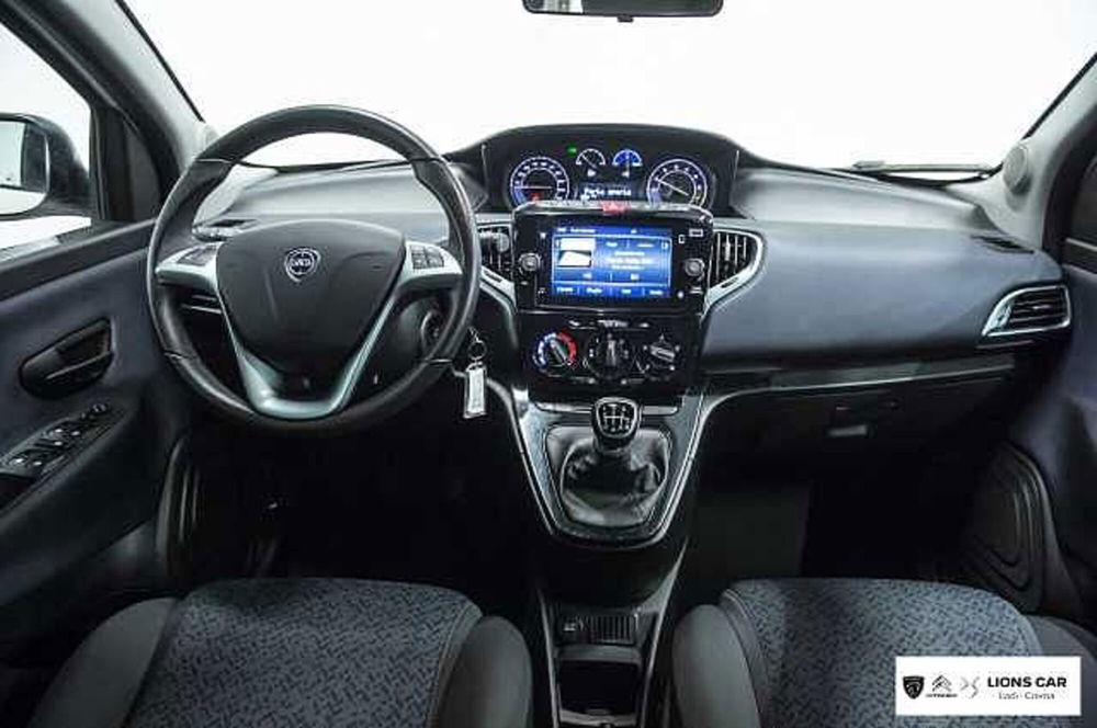 Lancia Ypsilon usata a Lodi (10)