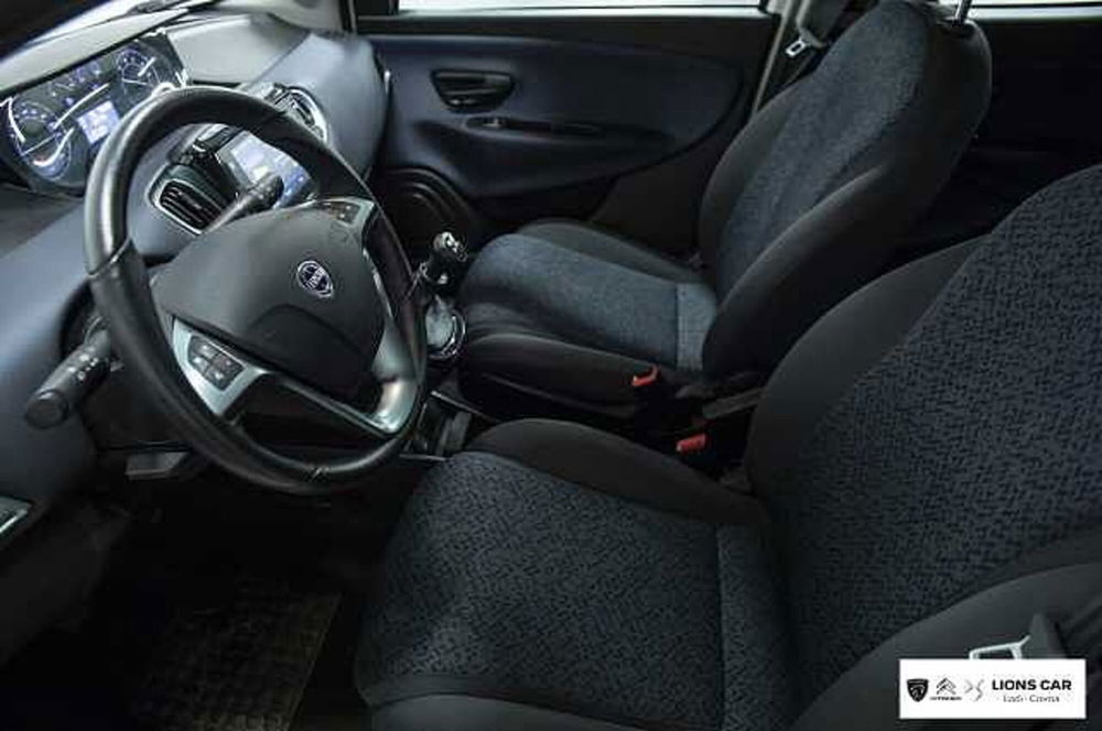 Lancia Ypsilon usata a Lodi (8)