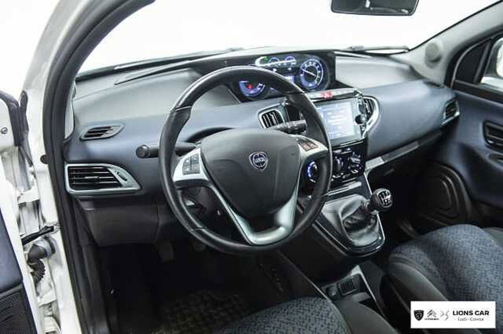 Lancia Ypsilon usata a Lodi (9)