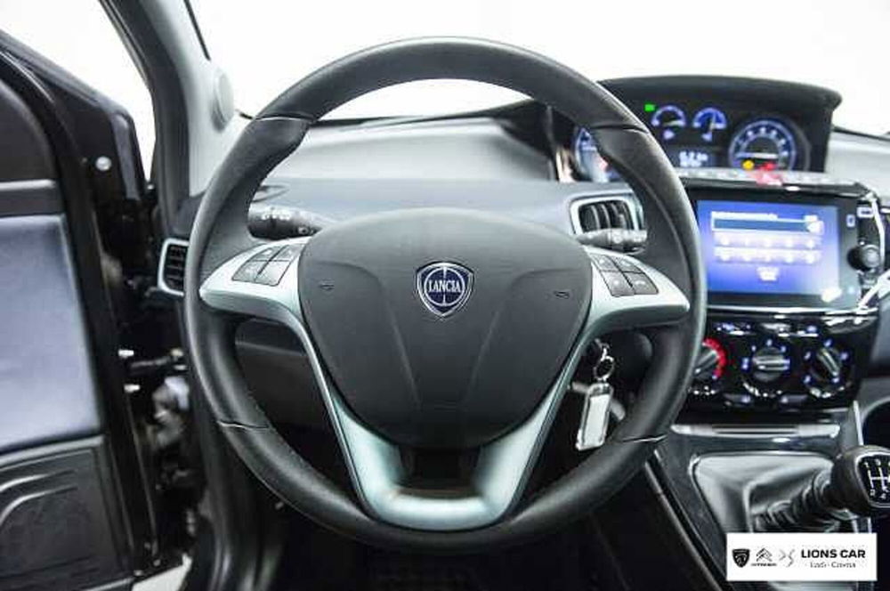 Lancia Ypsilon usata a Lodi (11)