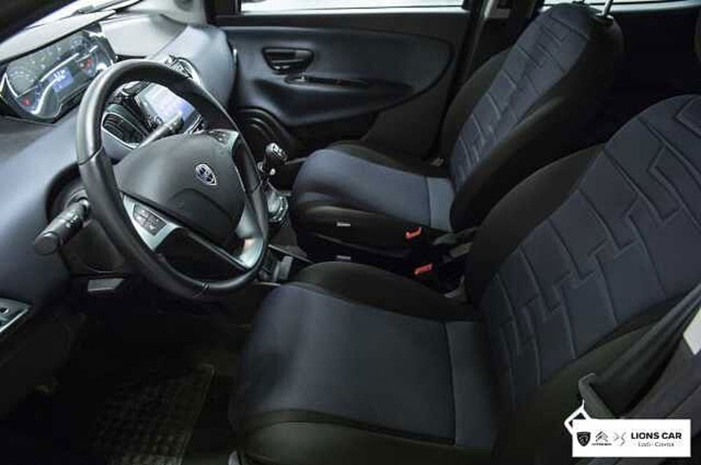 Lancia Ypsilon usata a Lodi (8)