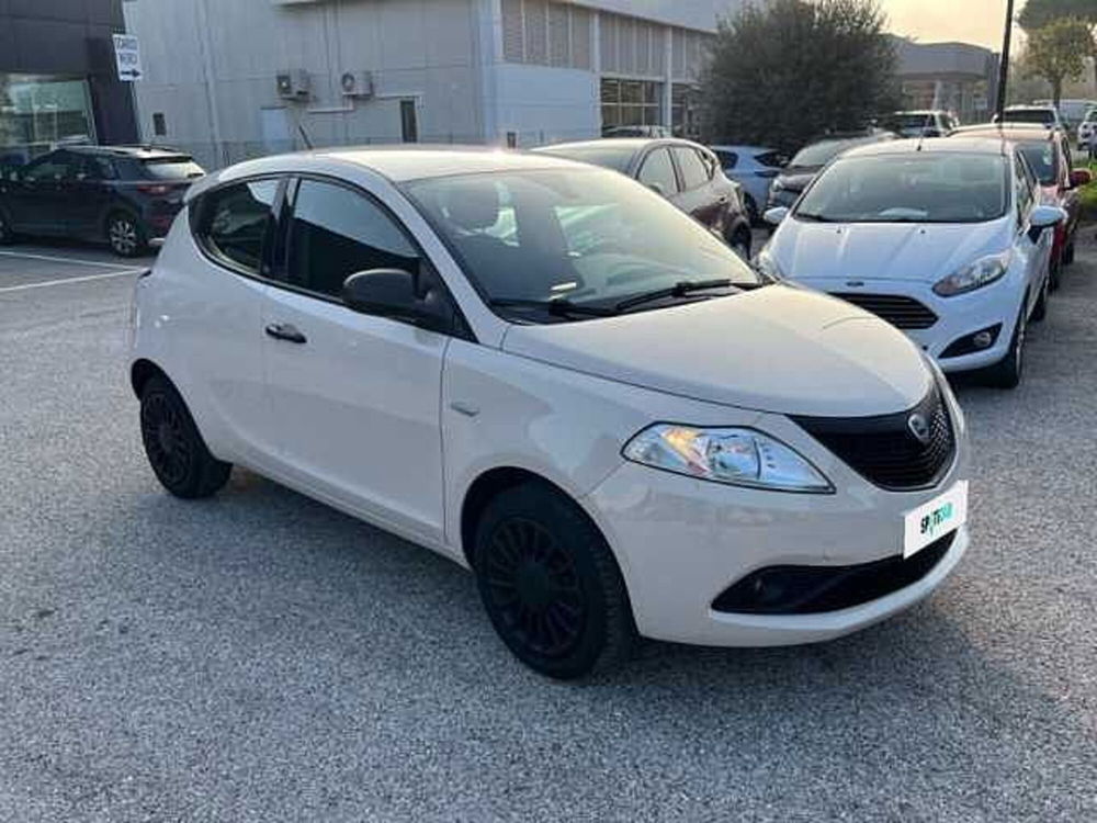 Lancia Ypsilon usata a Ravenna (3)