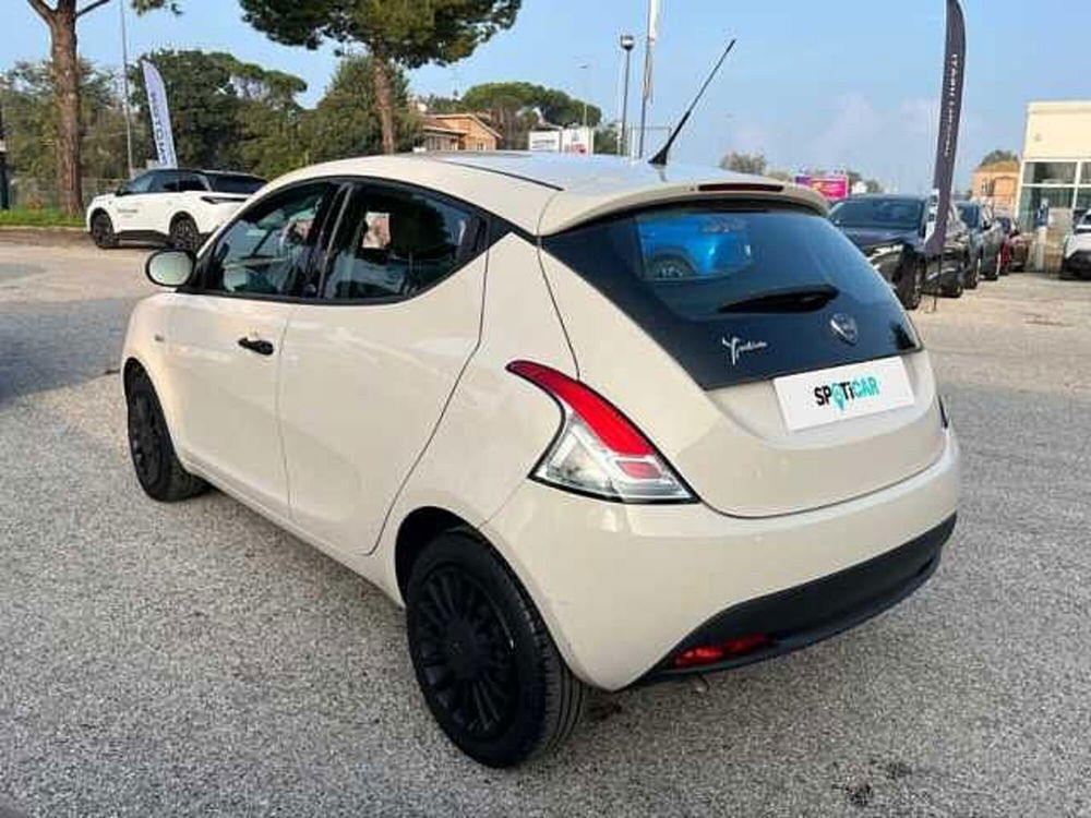 Lancia Ypsilon usata a Ravenna (5)